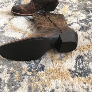 Women’s Ariat Western Boots size 8.5